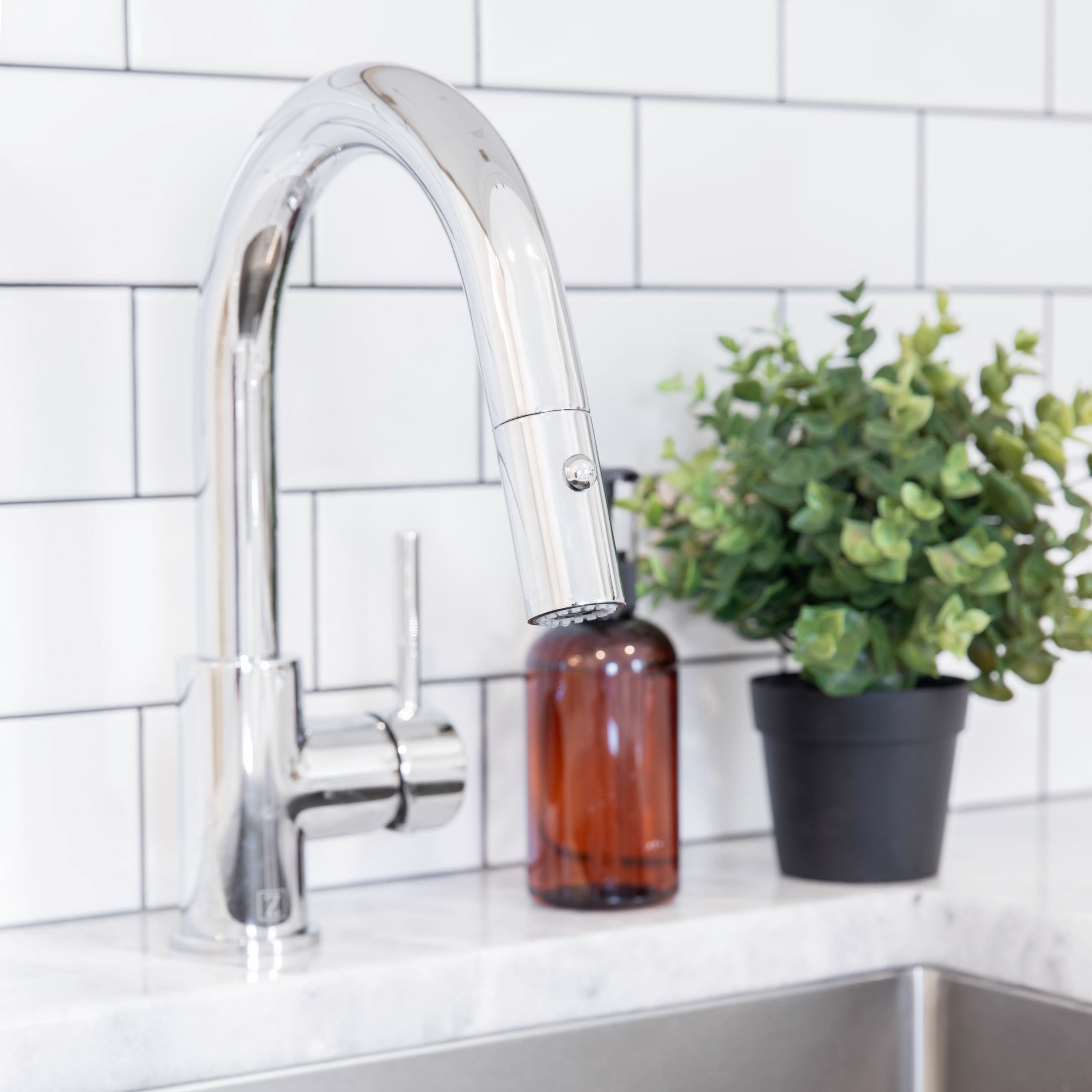 ZLINE Dante Kitchen Faucet in Chrome (DNT-KF-CH)