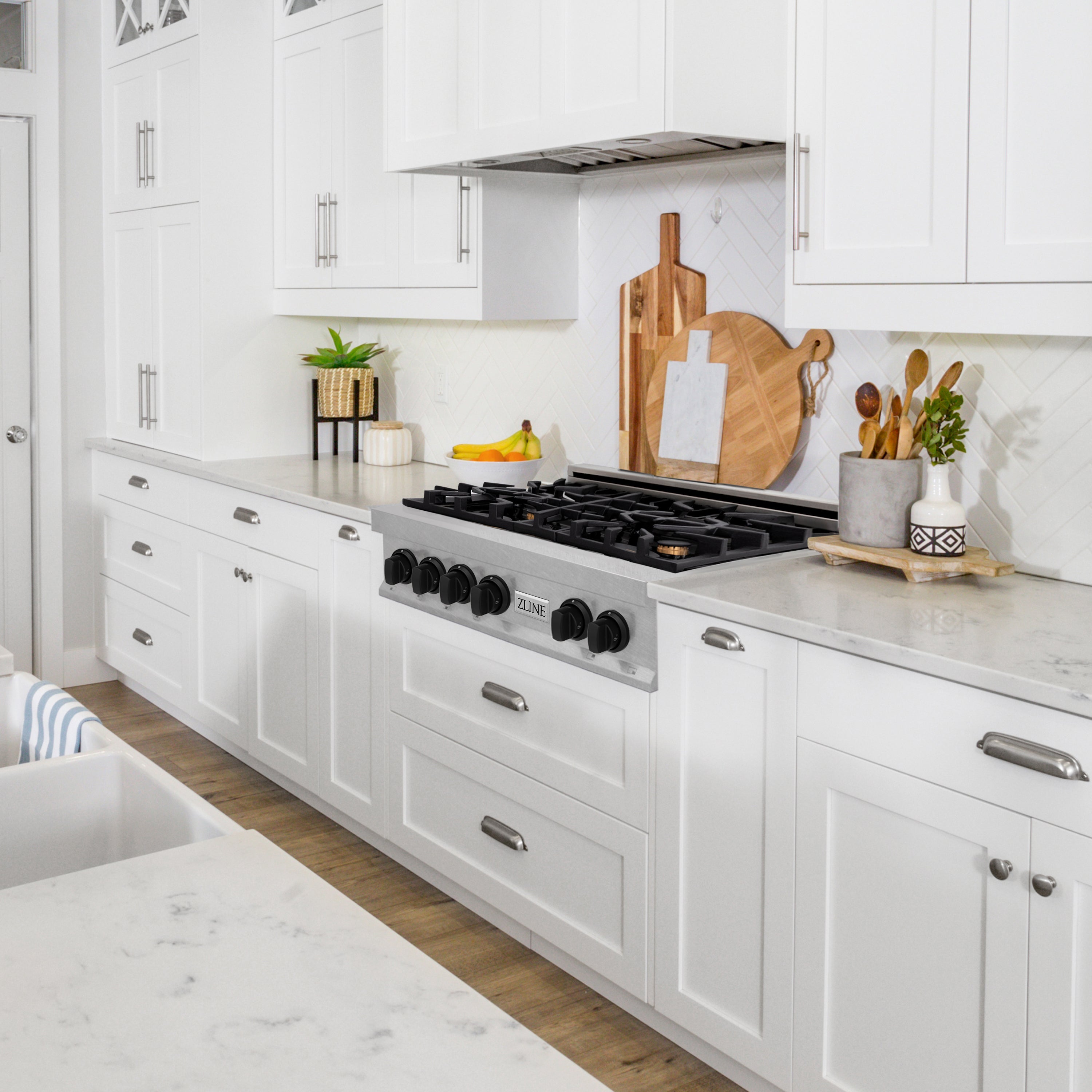 ZLINE Autograph Edition 30 in. Legacy Gas Rangetop with 4 Burners and Porcelain Cooktop in Satin Stainless Steel with Matte Black Accents (RTSZ-30-MB)