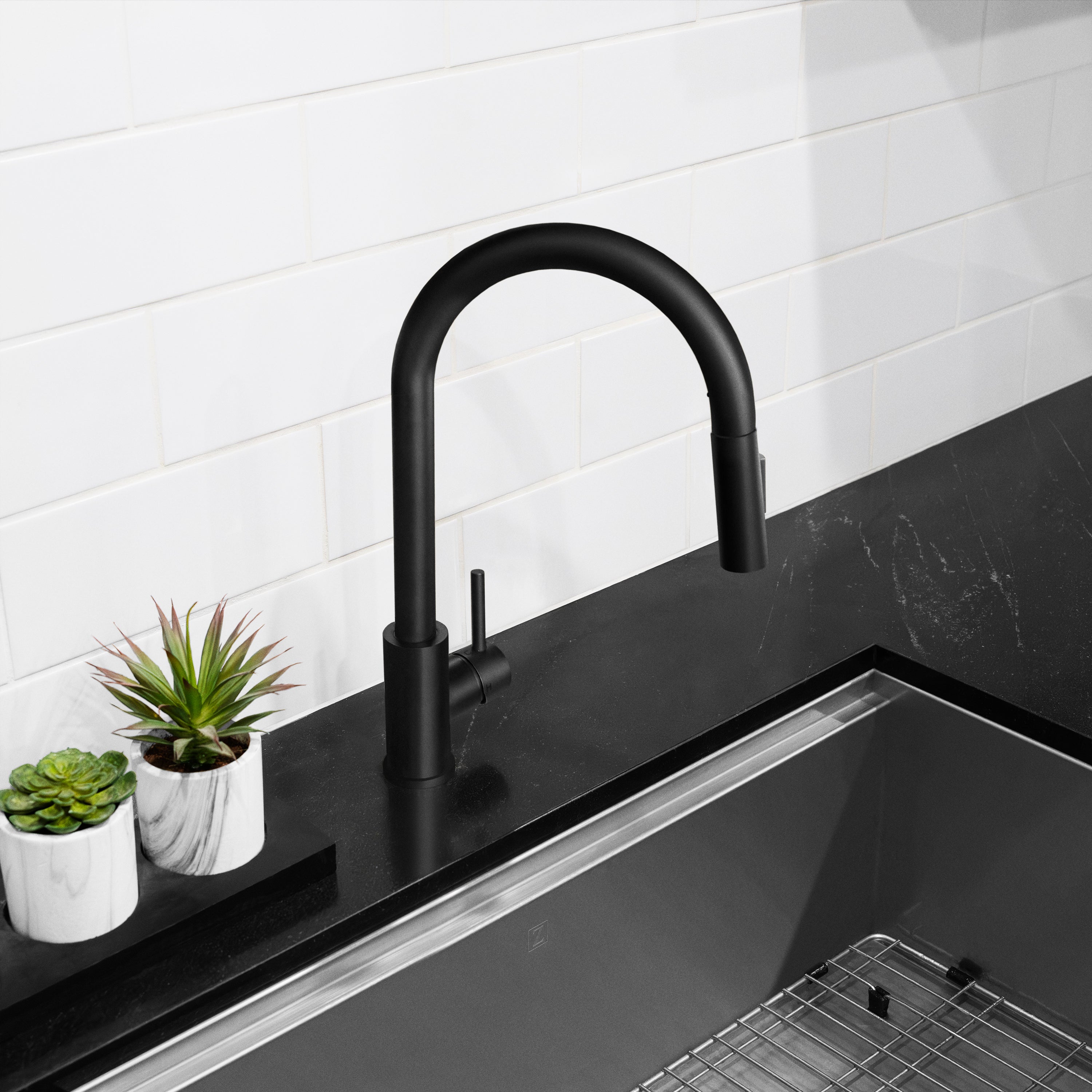ZLINE Rubicon Pull Down Single Handle Kitchen Faucet in Matte Black (RBCN1-KF-MB)