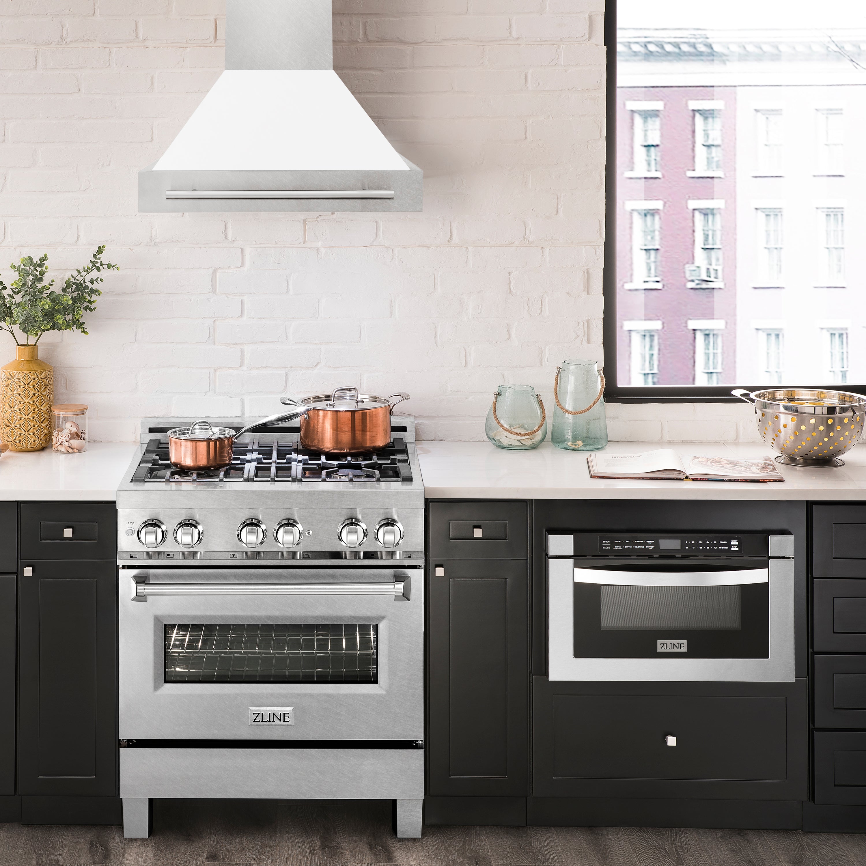 ZLINE 30" Fingerprint Resistant Stainless Steel Range Hood with White Matte Shell (8654SNX-WM30)