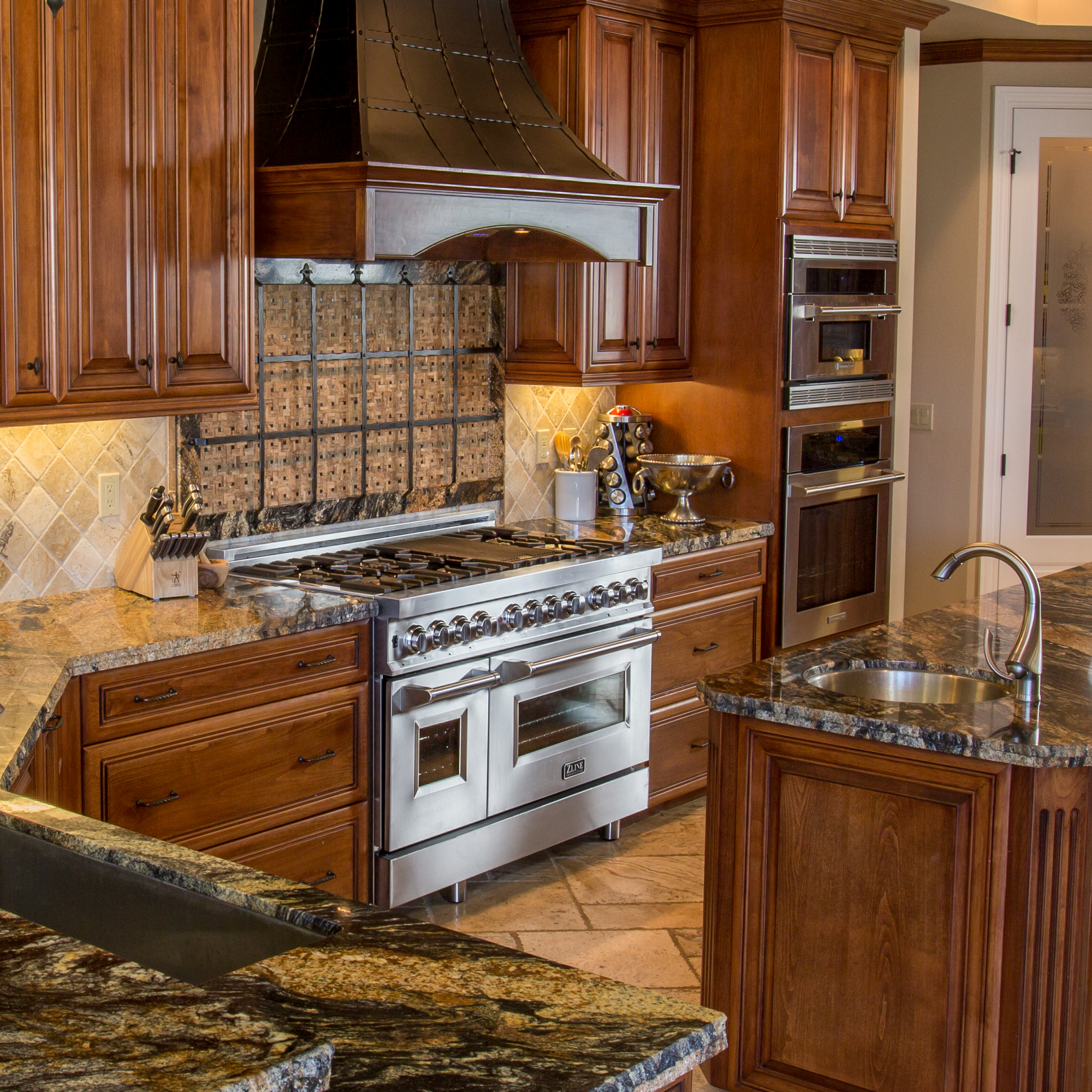 ZLINE 46" Ducted Wall Mount Range Hood Insert in Stainless Steel (698-46)