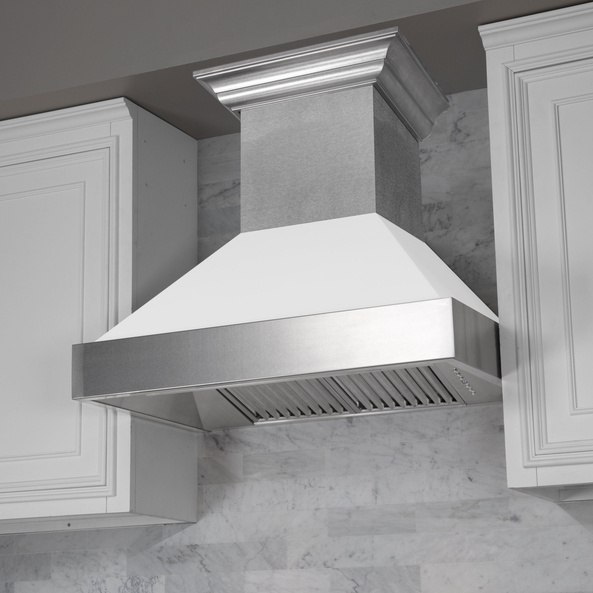 ZLINE DuraSnow® Stainless Steel Range Hood With White Matte Shell (8654WM)