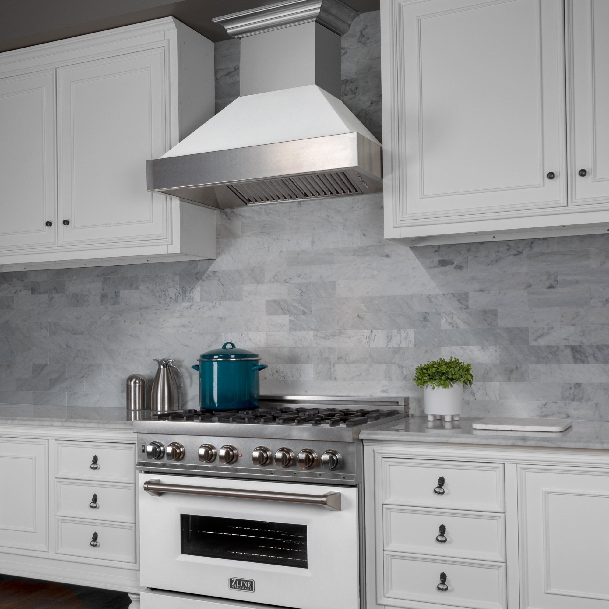 ZLINE DuraSnow® Stainless Steel Range Hood With White Matte Shell (8654WM)